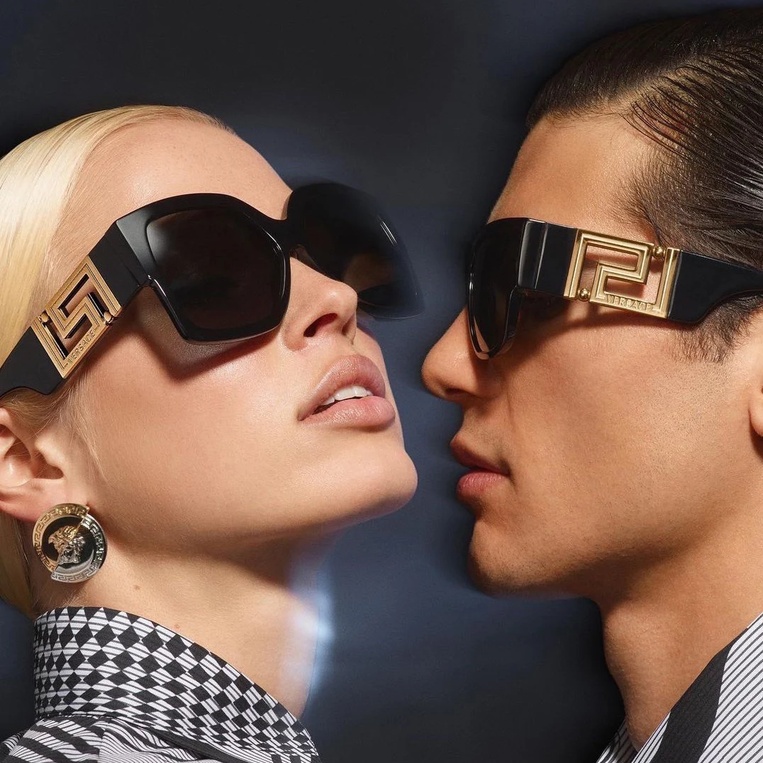 dropshipping modern plastic big frame square oversized ladies trendy women men shades sun glasses sunglasses 2021
dropshipping modern plastic big frame square oversized ladies trendy women men shades sun glasses sunglasses 2021