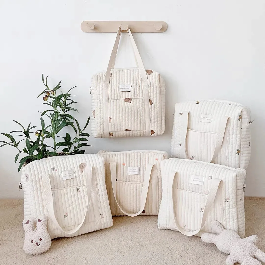 Cute Bear Flower Embroidery Pattern Baby Beige Cotton Fabric Zipper Diaper Handbag 2022 New Luggage Bag
Cute Bear Flower Embroidery Pattern Baby Beige Cotton Fabric Zipper Diaper Handbag 2022 New Luggage Bag