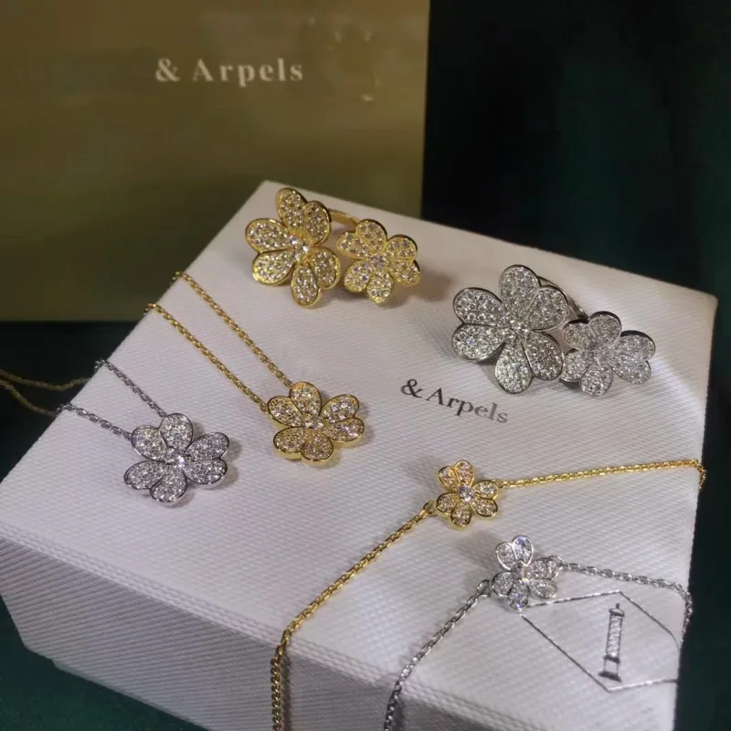 Fashion luxury designer diamond four-leaf clover ring New Fashion double flower ring women's jewelry
Fashion luxury designer diamond four-leaf clover ring New Fashion double flower ring women's jewelry