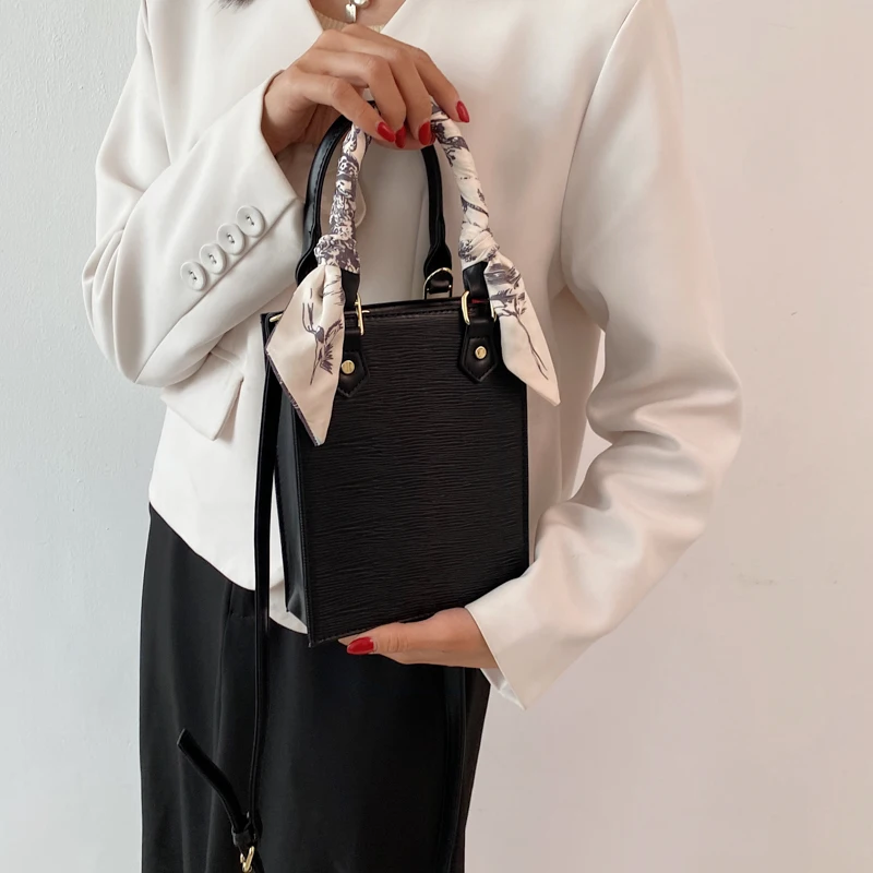Fashion PU leather crossbody bags women handbag ladies mobile phone bag and cases Guangzhou factory
Fashion PU leather crossbody bags women handbag ladies mobile phone bag and cases Guangzhou factory