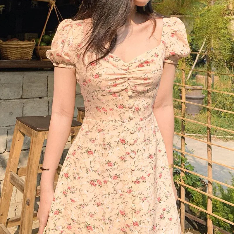 2021 woman's clothing fashion Summer wears Pleated square neck Puff sleeve Floral Chiffon Dress wholesale dress, Shown
2021 woman's clothing fashion Summer wears Pleated square neck Puff sleeve Floral Chiffon Dress wholesale dress, Shown