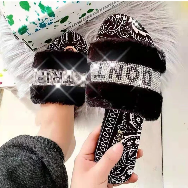 YD Fashion 2021 femme handmade footwear crystal jelly slippers designer rhinestone women plush bandana sandals fur slides
YD Fashion 2021 femme handmade footwear crystal jelly slippers designer rhinestone women plush bandana sandals fur slides