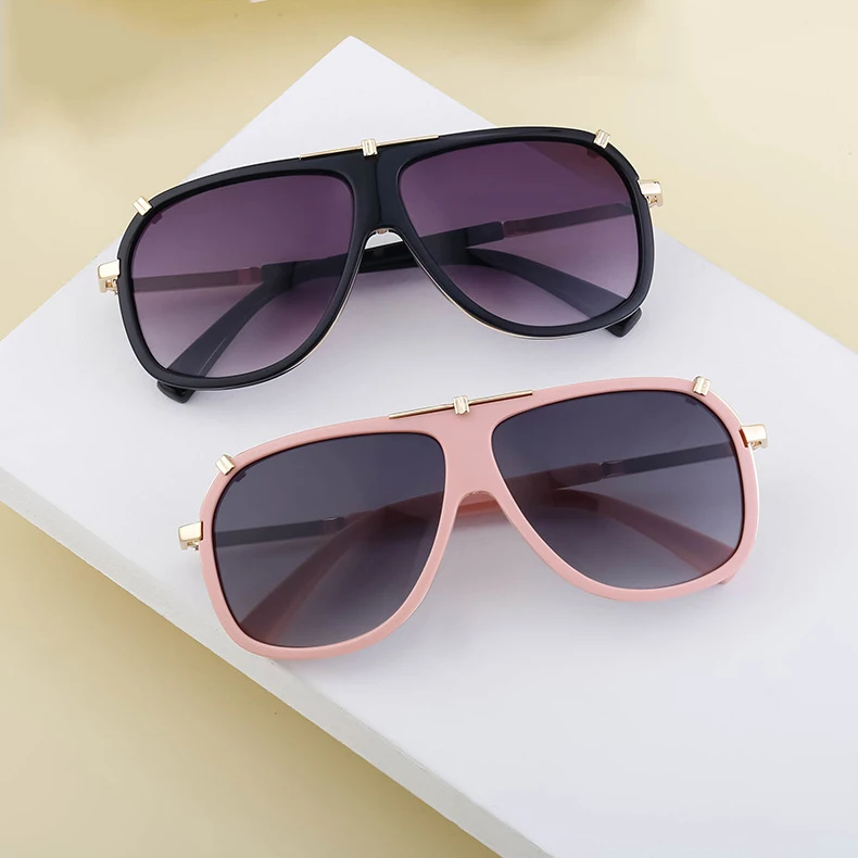 LBAshades Retro oval large frame sunglasses men trendy fashion oversized sunglasses wholesale custom logo sunglasses
LBAshades Retro oval large frame sunglasses men trendy fashion oversized sunglasses wholesale custom logo sunglasses