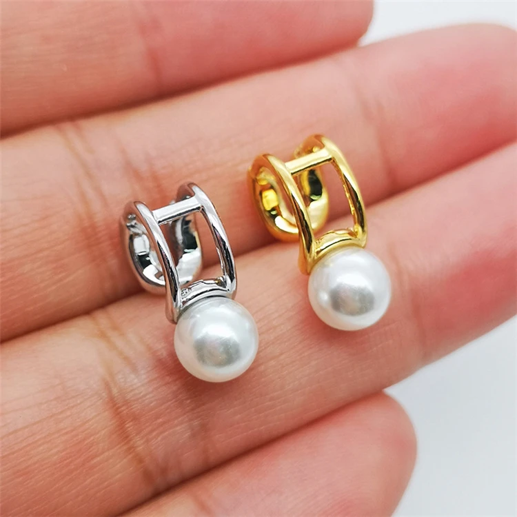 New personalized simple electroplating 18K gold pin pearl ear clip earrings women's jewelry wholesale
New personalized simple electroplating 18K gold pin pearl ear clip earrings women's jewelry wholesale