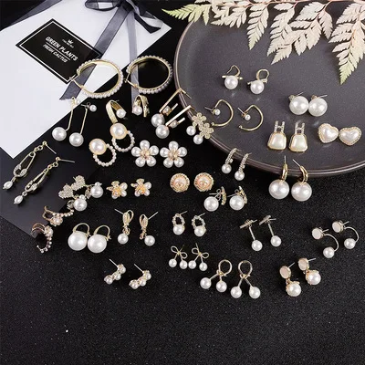 S925 Silver Geometric Retro Heart Design Charm Pearl Stud Earrings For Women Design Charm, As picture 
S925 Silver Geometric Retro Heart Design Charm Pearl Stud Earrings For Women Design Charm, As picture