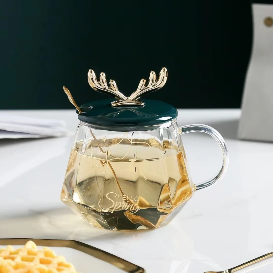 Light Luxury Nordic Style Antlers Sublimation Transparent Glass Diamond Cup Spoon Mug with Lid
Light Luxury Nordic Style Antlers Sublimation Transparent Glass Diamond Cup Spoon Mug with Lid