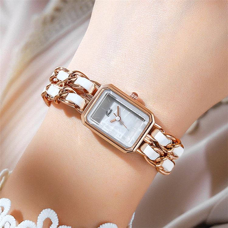 Aimgal New fashion simple retro women's bracelet watch support drop shipping factory direct sales
Aimgal New fashion simple retro women's bracelet watch support drop shipping factory direct sales