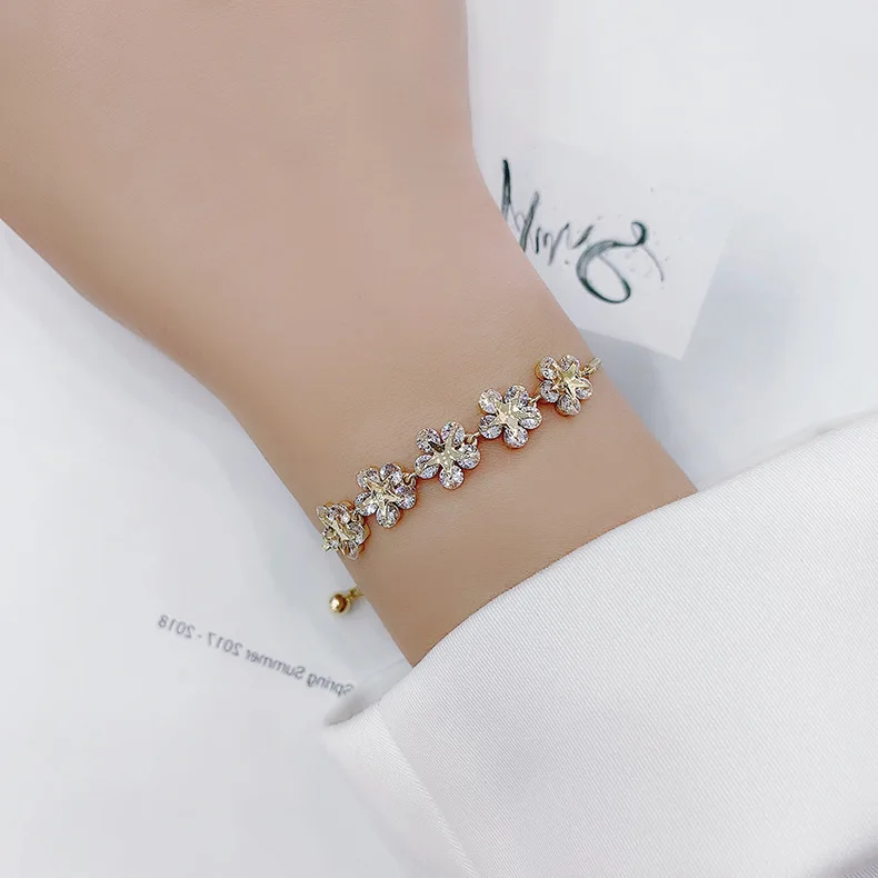 2021 Korean New Fashion Jewelry High-end Luxury Flower Zircon Adjustable Female Prom Party Hand catenary, Rose gold
2021 Korean New Fashion Jewelry High-end Luxury Flower Zircon Adjustable Female Prom Party Hand catenary, Rose gold