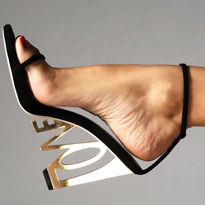 Enmayer new design ladies sandals custom metal heel sexy party high heels summer black suede high quality sandals
Enmayer new design ladies sandals custom metal heel sexy party high heels summer black suede high quality sandals