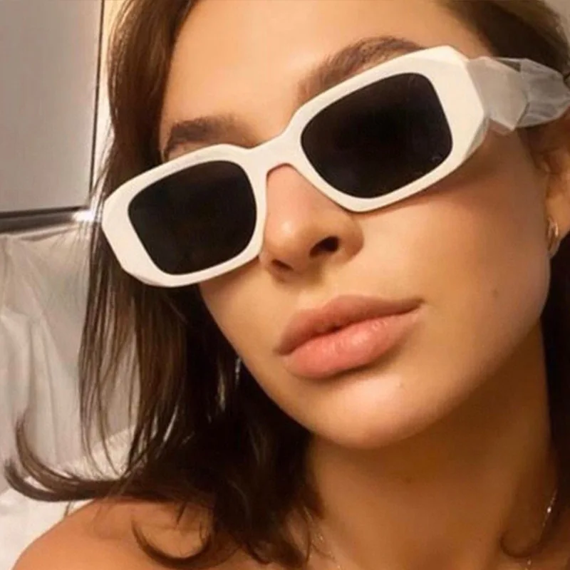 Jiuling ins style personality retro wide leg shade small sunglasses 2023 irregular full frame sunglasses
Jiuling ins style personality retro wide leg shade small sunglasses 2023 irregular full frame sunglasses