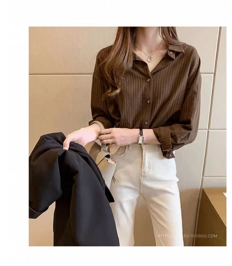 Casual long-sleeved striped shirt women retro style temperament new spring and autumn light mature fashion western style blouse
Casual long-sleeved striped shirt women retro style temperament new spring and autumn light mature fashion western style blouse