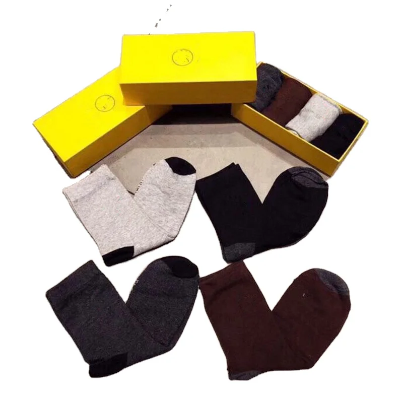 Luxury cotton stockings embroidery Letter Sports Socks retro brand 4 Pair with gift Box
Luxury cotton stockings embroidery Letter Sports Socks retro brand 4 Pair with gift Box