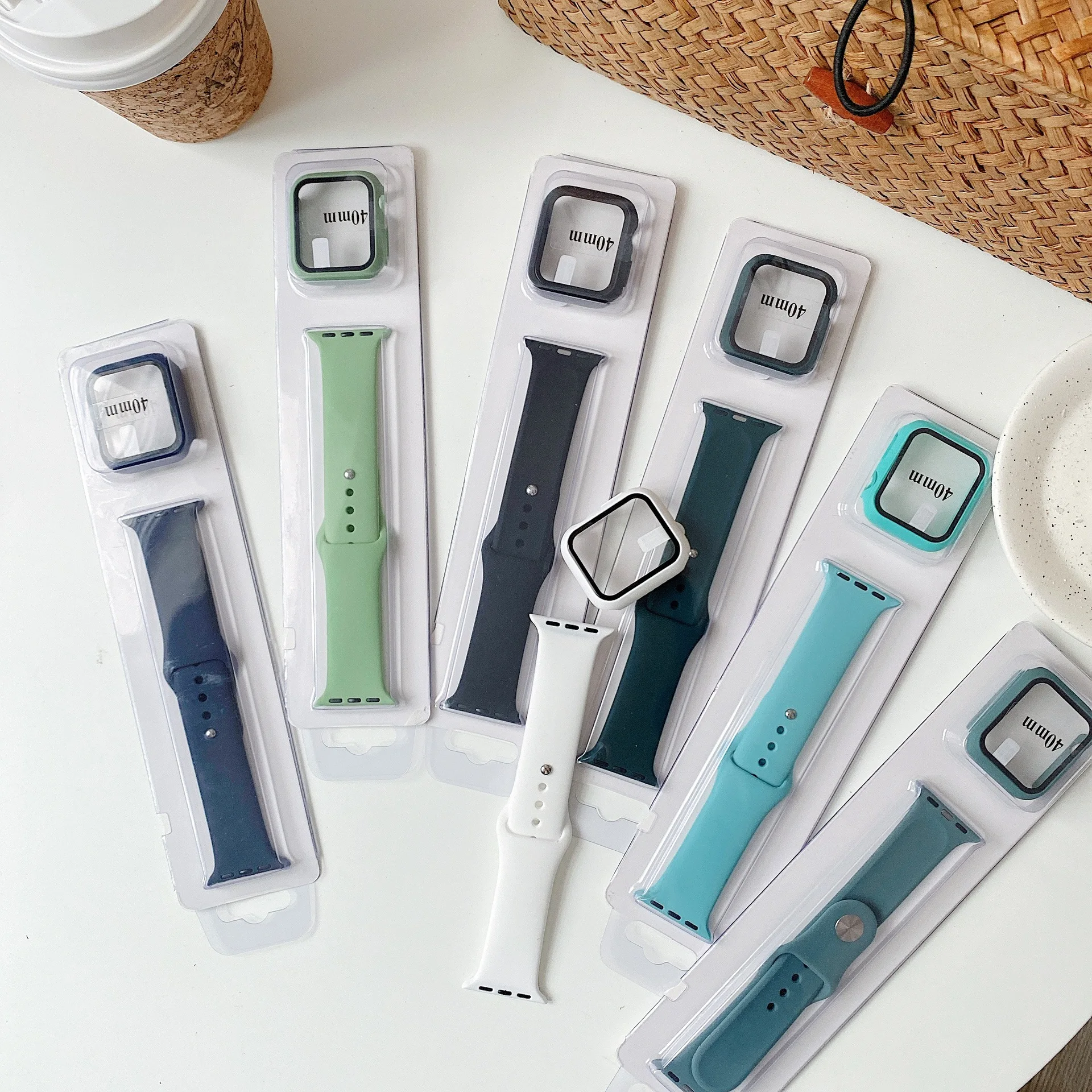 New Arrival for iwatch 5/6 series Watchband 38mm 40mm 42mm 44mm PC Toughened Film Protective Case Silicone Watch Strap Set, 13 colors
New Arrival for iwatch 5/6 series Watchband 38mm 40mm 42mm 44mm PC Toughened Film Protective Case Silicone Watch Strap Set, 13 colors