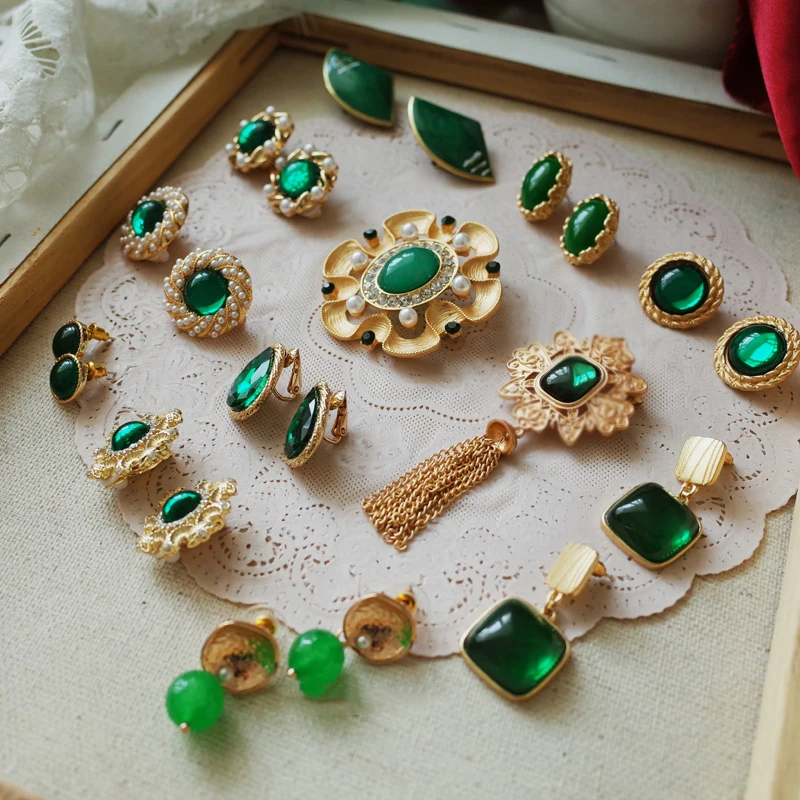 2020 Elva jewelry new design Baroque Plating ear clip earrings green peach heart resin silver needle earrings
2020 Elva jewelry new design Baroque Plating ear clip earrings green peach heart resin silver needle earrings