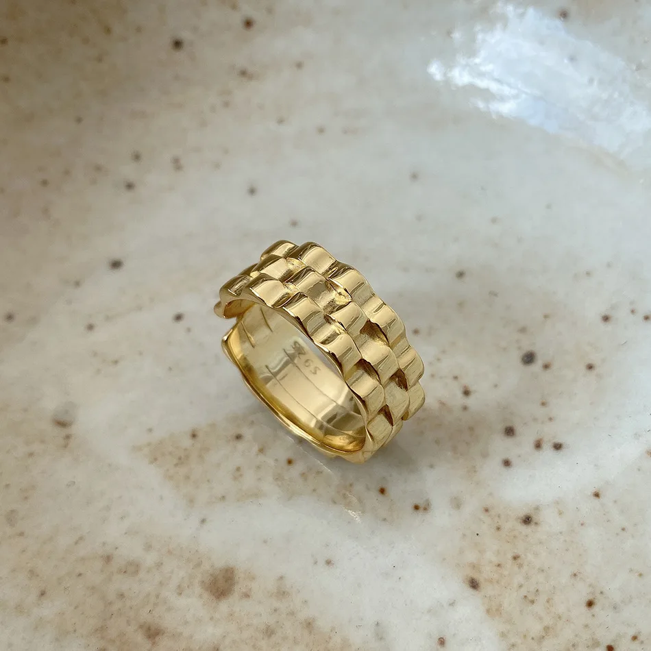 VIANRLA 925 sterling silver trendy 18k gold plated fashion design texture thick band women rings
VIANRLA 925 sterling silver trendy 18k gold plated fashion design texture thick band women rings
