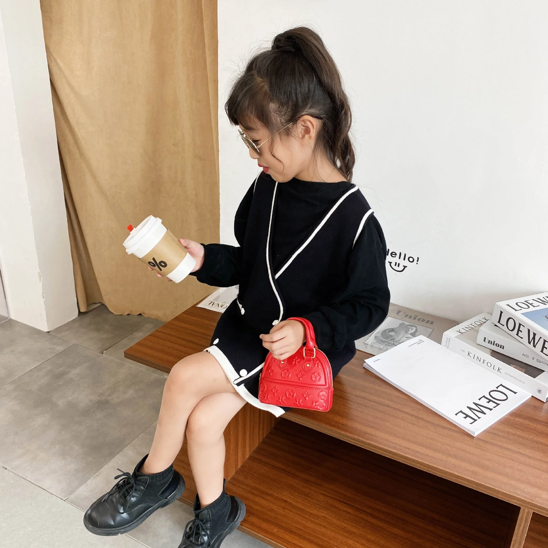 Kids Mini Bag 2020 Summer Transparent Crossbody Bags for Little Girl Kawaii Small Coin Wallet Pouch Box Baby Clear Bag Purse
Kids Mini Bag 2020 Summer Transparent Crossbody Bags for Little Girl Kawaii Small Coin Wallet Pouch Box Baby Clear Bag Purse