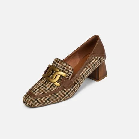 2021 spring and summer new ladies plaid style retro thick heel shoes European and American large size wholesale, Brown
2021 spring and summer new ladies plaid style retro thick heel shoes European and American large size wholesale, Brown