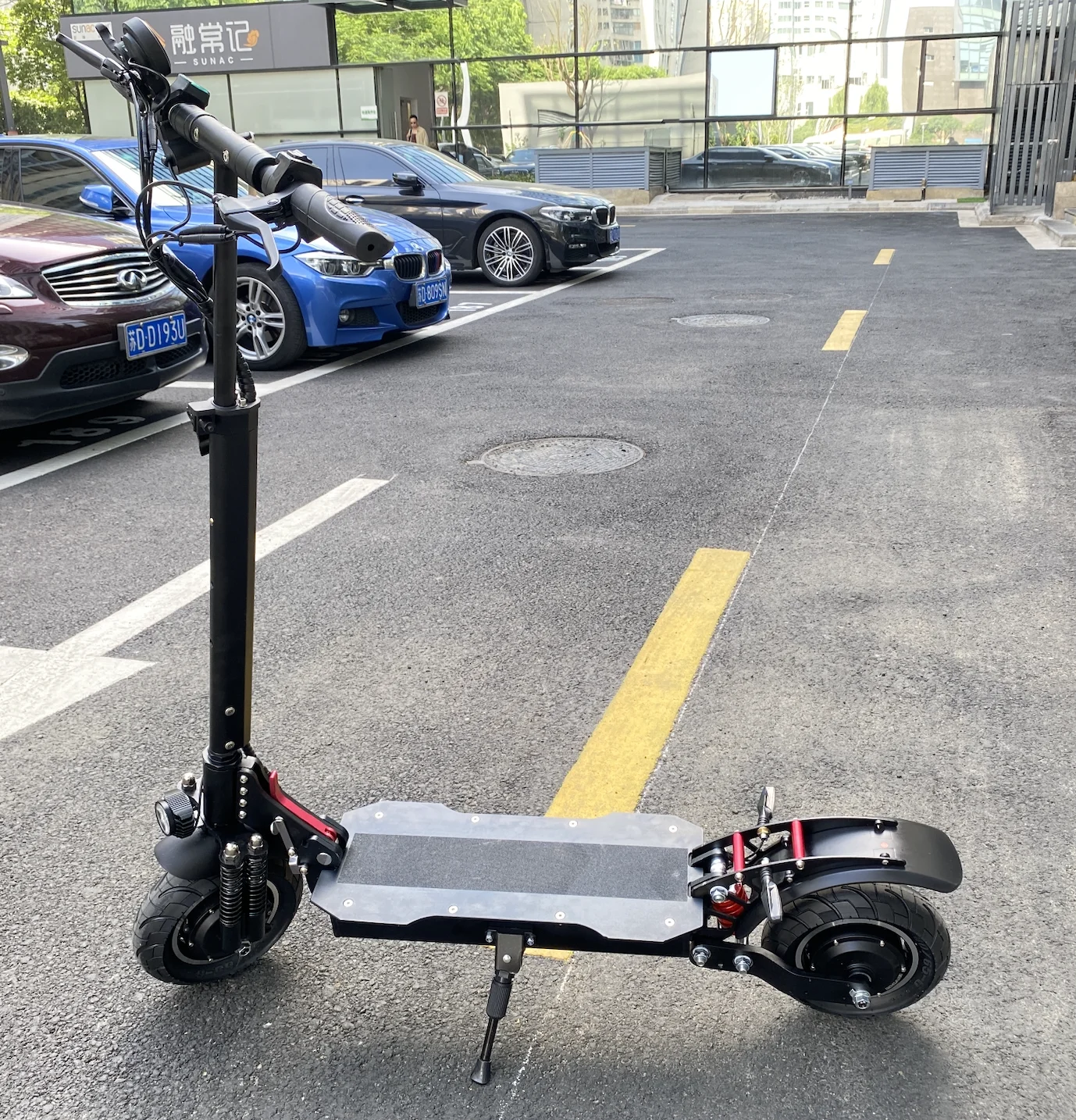 Uk warehouse high quality 2400w scooter electric e scooters high speed 40mph adult with suspension
Uk warehouse high quality 2400w scooter electric e scooters high speed 40mph adult with suspension