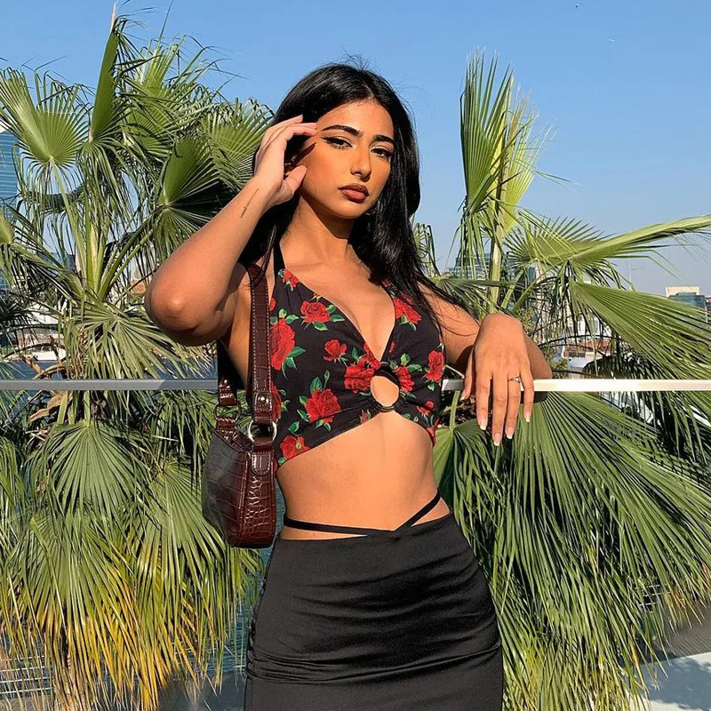 Lygens Red Rose Print Sexy Women Crop Tank Top Sleeveless Bandage Tie Halter Hollow Fashion Clothing red berry clothing
Lygens Red Rose Print Sexy Women Crop Tank Top Sleeveless Bandage Tie Halter Hollow Fashion Clothing red berry clothing