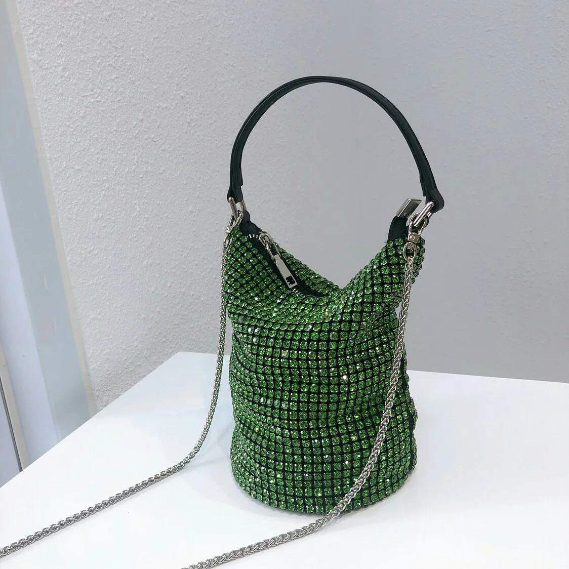 New Women's Bag of Early Spring 2021 South Korean Diamond Blink Diamond Set Bucket Bag web celebrity lady bag, Customized color
New Women's Bag of Early Spring 2021 South Korean Diamond Blink Diamond Set Bucket Bag web celebrity lady bag, Customized color