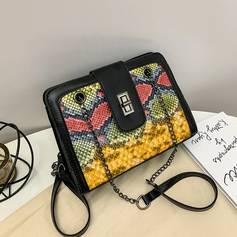 The new fashion retro snakeskingrain chain small square bag women's one-shoulder messenger bag
The new fashion retro snakeskingrain chain small square bag women's one-shoulder messenger bag