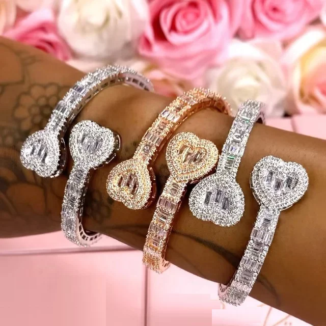 Top Quality Hip Hop 3A Cubic Zirconia Baguettes Double Square Heart Cuff Bracelet Bling Full Diamond Open Bracelet Jewelry
Top Quality Hip Hop 3A Cubic Zirconia Baguettes Double Square Heart Cuff Bracelet Bling Full Diamond Open Bracelet Jewelry