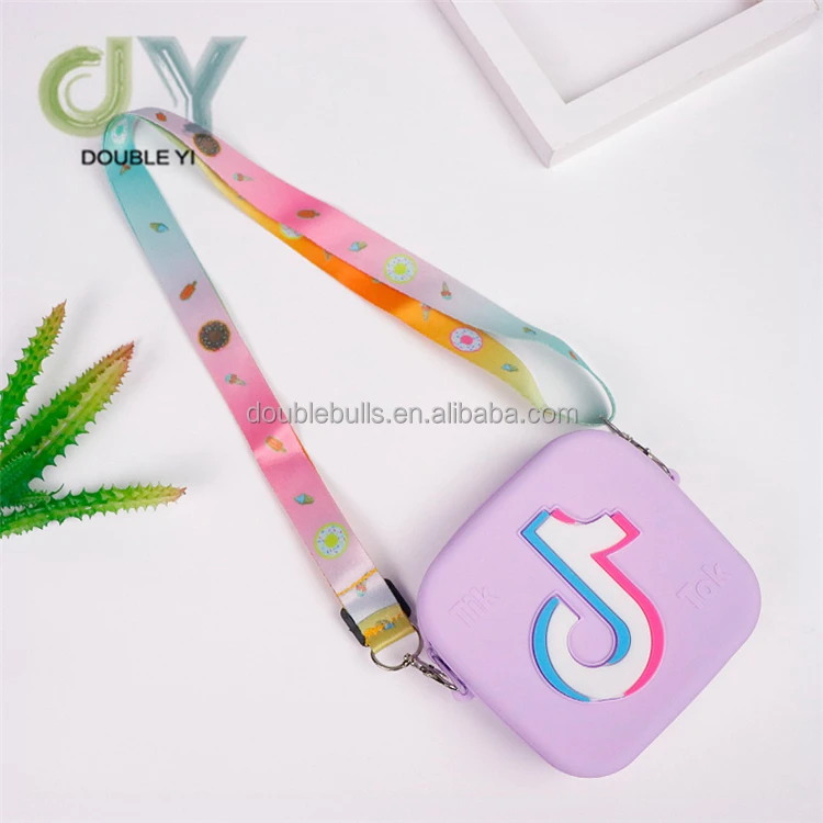Wholesale High Quality Children's Tik Tok Silicone Solid Color Square Coin Purse, Black/rose madder/yellow/light purple/pink/green/light blue
Wholesale High Quality Children's Tik Tok Silicone Solid Color Square Coin Purse, Black/rose madder/yellow/light purple/pink/green/light blue