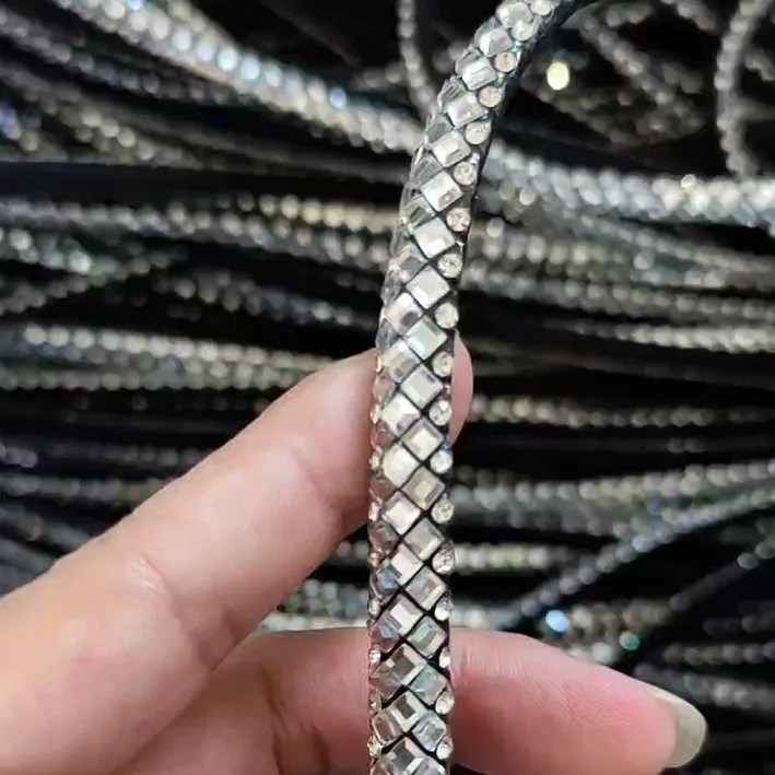 New Arrival Luxury Glass crystal diamond rhinestone cord for hoodies crystal rhinestone rope tube for shoe lace, Customized color
New Arrival Luxury Glass crystal diamond rhinestone cord for hoodies crystal rhinestone rope tube for shoe lace, Customized color