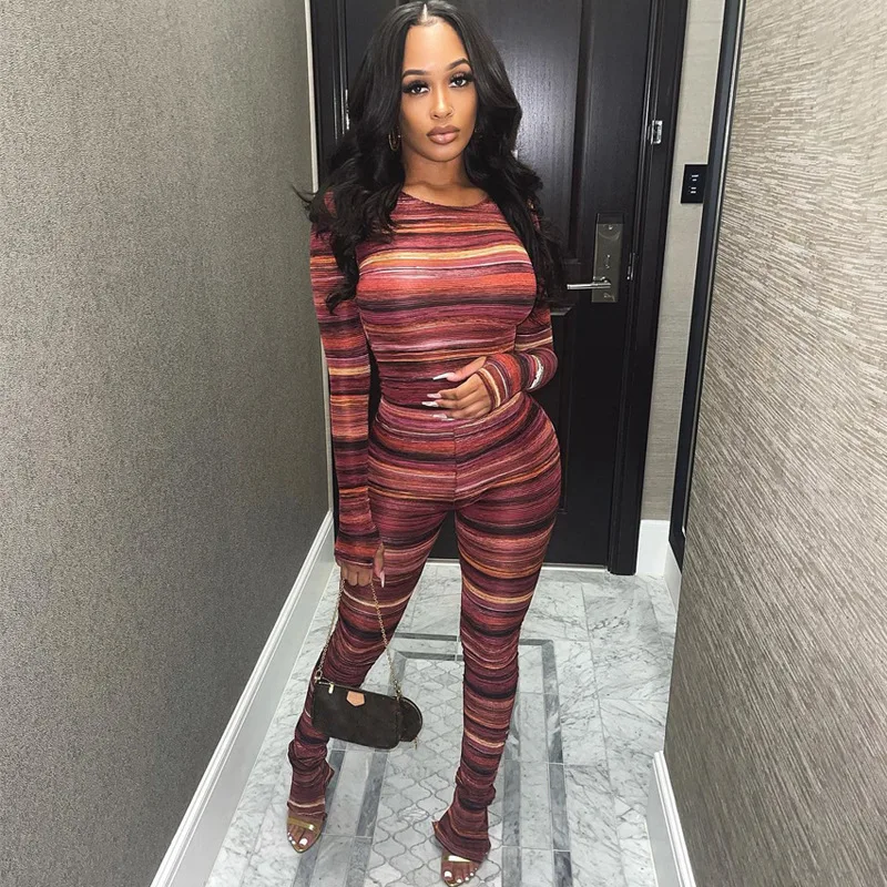 Factory wholesale lounge wear stripes print slim fit wide leg pants two piece fall set woman
Factory wholesale lounge wear stripes print slim fit wide leg pants two piece fall set woman