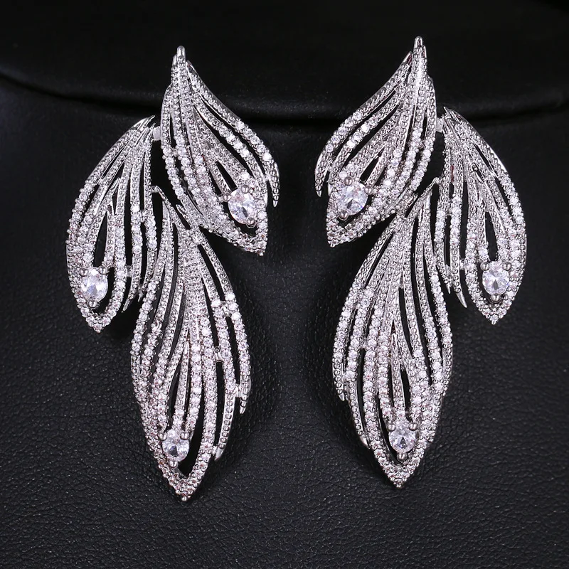 SL-E37BDET619 SIlver hollow Earrings Baroque Earrings white zircon Rhinestones Drop Earrings for Baroque wear
SL-E37BDET619 SIlver hollow Earrings Baroque Earrings white zircon Rhinestones Drop Earrings for Baroque wear