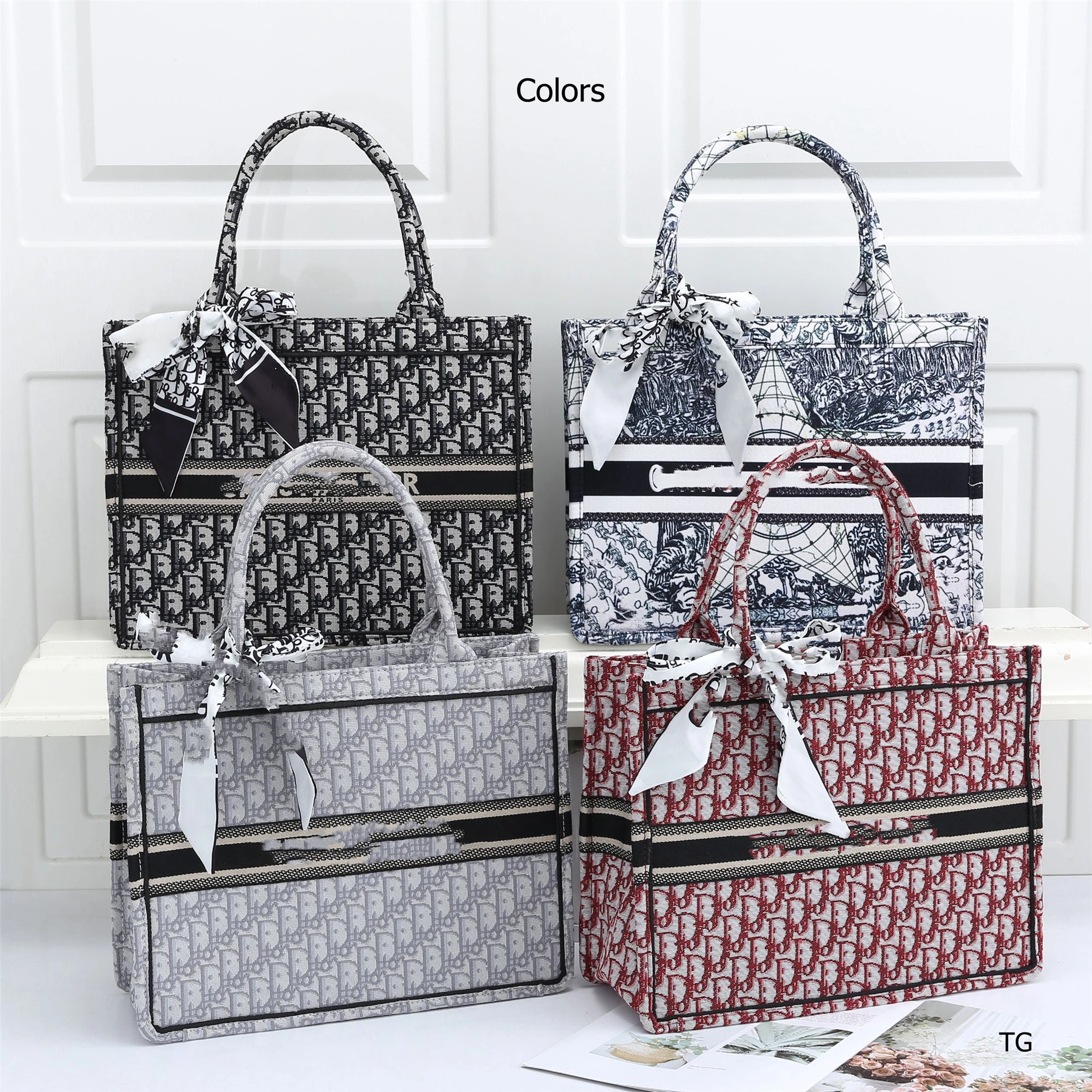 Large women fashion brand bags wild color cloud shoulder bag handbag and purse tote bag, As is shown 
Large women fashion brand bags wild color cloud shoulder bag handbag and purse tote bag, As is shown
