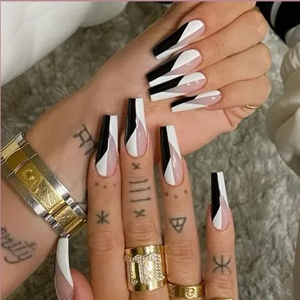 Black and White Decorated Press On nails Artificial Fingernails For Women Glamour Tips False Nails
Black and White Decorated Press On nails Artificial Fingernails For Women Glamour Tips False Nails