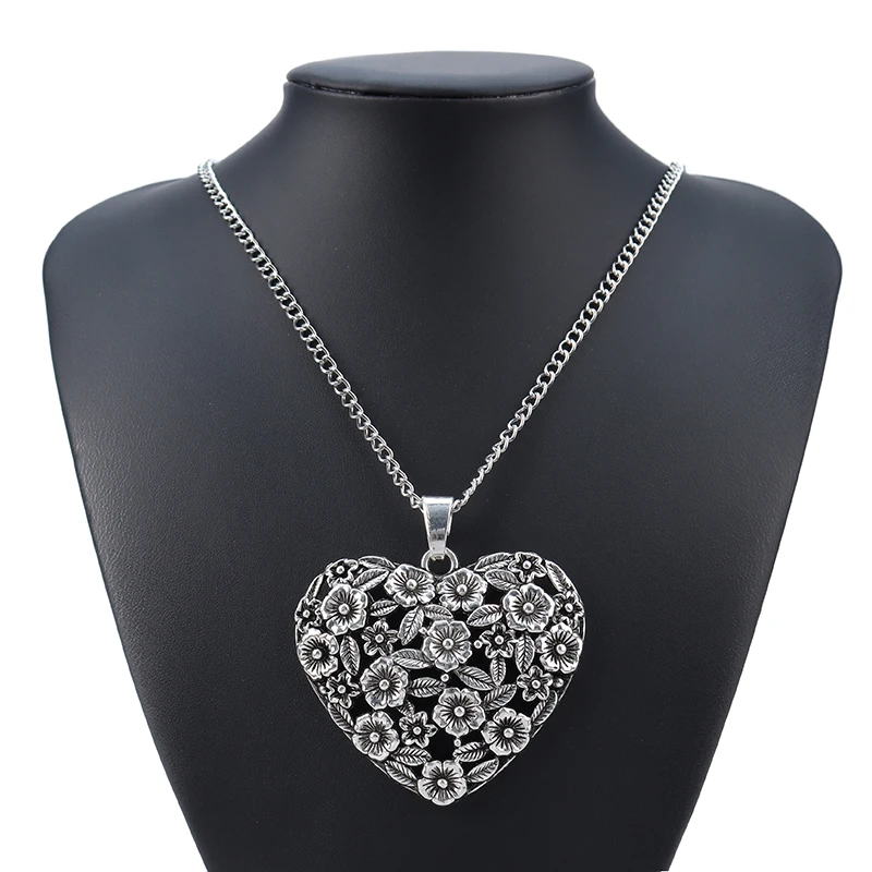 Large Abstract Flower Heart Pendants Antique Silver Necklaces On Long Curb Chain Lagenlook 34", Tibetan silver
Large Abstract Flower Heart Pendants Antique Silver Necklaces On Long Curb Chain Lagenlook 34", Tibetan silver