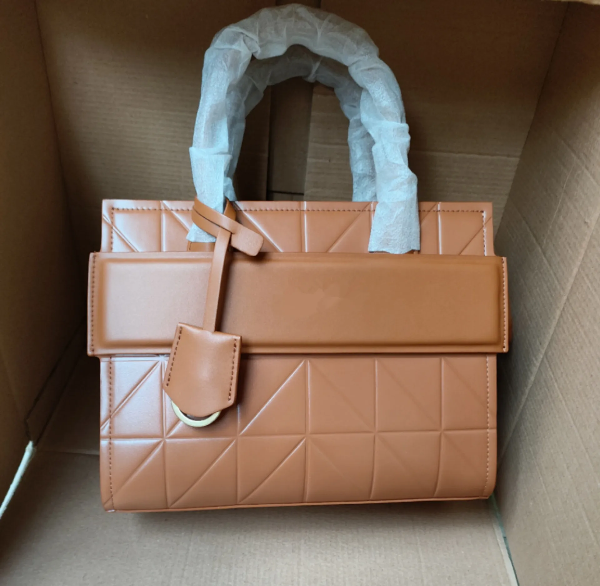 Fashion pu leather tote bags with custom printed logo PE shoulder handbags female new style luxury handbags for women
Fashion pu leather tote bags with custom printed logo PE shoulder handbags female new style luxury handbags for women