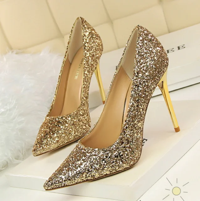 Summer fashion sandals pearl black pointed low-heeled slippers ladies high heels, Black/beige,gold,slivr,white
Summer fashion sandals pearl black pointed low-heeled slippers ladies high heels, Black/beige,gold,slivr,white