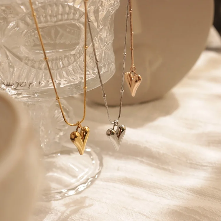 2021 new minimalist gold heart pendant necklace earrings Stainless steel jewelry set
2021 new minimalist gold heart pendant necklace earrings Stainless steel jewelry set