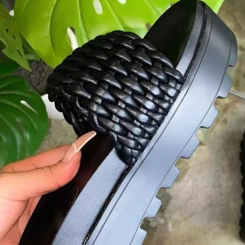 KX-123 2021 New arrivals top quality summer square head knit PU leather beach wear anti slip plus size home women's slippers
KX-123 2021 New arrivals top quality summer square head knit PU leather beach wear anti slip plus size home women's slippers