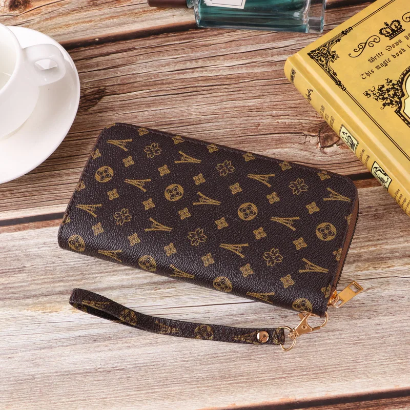 Custom Vintage premium leather multifunctional wallet men's and women's flower printing Wallet
Custom Vintage premium leather multifunctional wallet men's and women's flower printing Wallet
