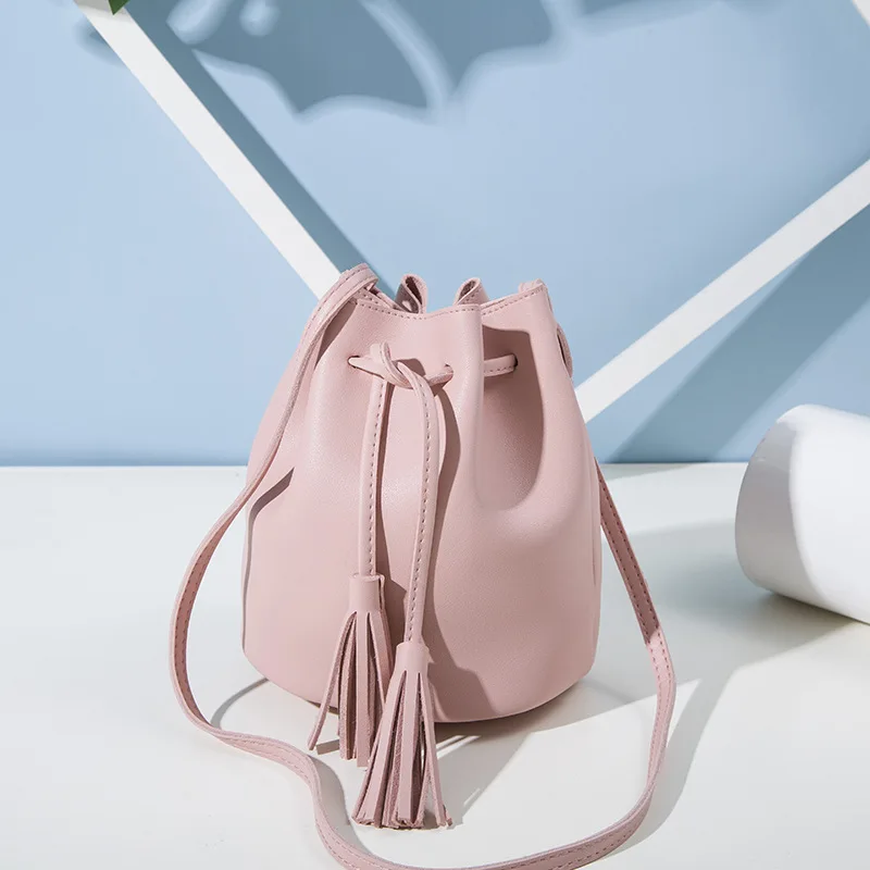 SP883 Wholesale Small Bag Women Handbags Tassel PU Leather Bucket Bag Ladies Drawstring Shoulder Crossbody Bag, Light gray, blue, black, pink
SP883 Wholesale Small Bag Women Handbags Tassel PU Leather Bucket Bag Ladies Drawstring Shoulder Crossbody Bag, Light gray, blue, black, pink