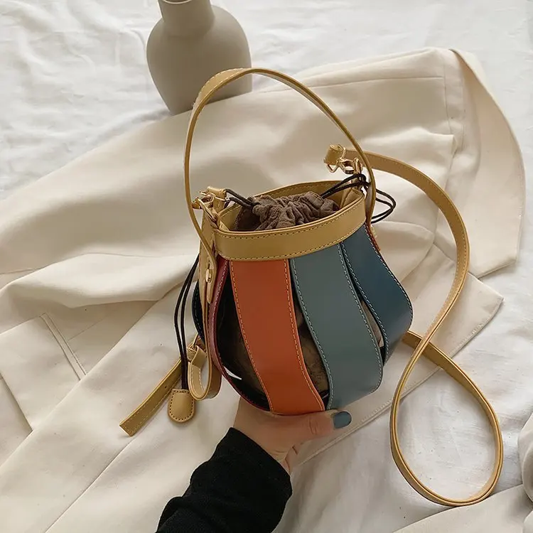 Woman Shoulder Drawstring Bucket Bags Retro Ethnic Nylon Printing Bag Ladies Fashion Cheap Wholesale Handbags
Woman Shoulder Drawstring Bucket Bags Retro Ethnic Nylon Printing Bag Ladies Fashion Cheap Wholesale Handbags