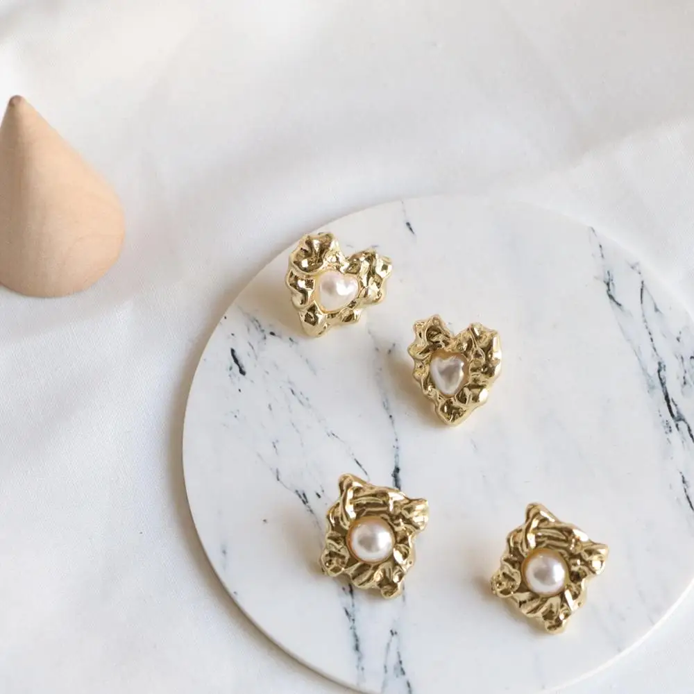 Wholesale Trendy Gold Heart Pearl Stud Earrings For Women Statement Earrings Fashion Jewelry, Colorful
Wholesale Trendy Gold Heart Pearl Stud Earrings For Women Statement Earrings Fashion Jewelry, Colorful