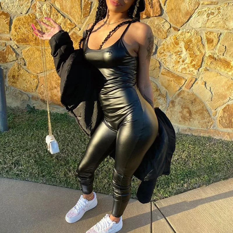 2021 Night Club Fashion Black Color Pu Leather Lady Jumpsuit Bodycron Deep V Neck Halter One Piece Sexy Leather Women Jumpsuits
2021 Night Club Fashion Black Color Pu Leather Lady Jumpsuit Bodycron Deep V Neck Halter One Piece Sexy Leather Women Jumpsuits