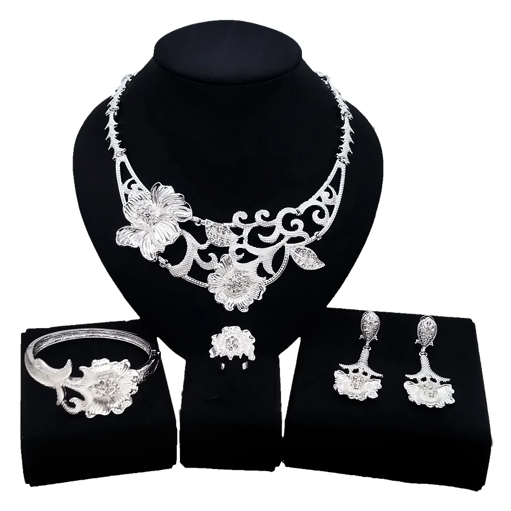 Yulaili The Latest Silver Flower Pattern Design Jewelry Box and Lucky Girl New Birthday Party Costume Accessories Four-piece set
Yulaili The Latest Silver Flower Pattern Design Jewelry Box and Lucky Girl New Birthday Party Costume Accessories Four-piece set
