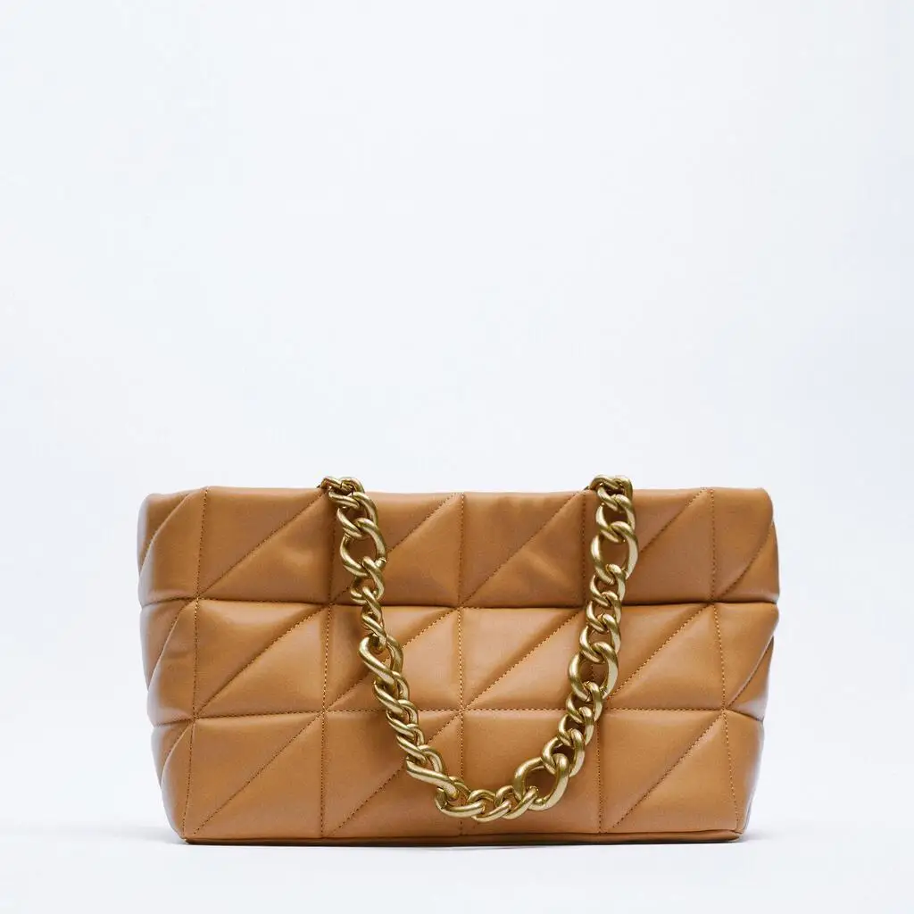 Hot sale High Quality Square Quilted handbag with thick metal Chain handle fashion large capacity Designer Handbag
Hot sale High Quality Square Quilted handbag with thick metal Chain handle fashion large capacity Designer Handbag