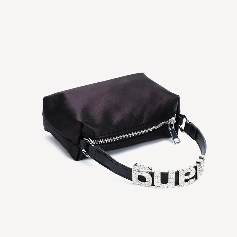 Summer New Female Bag Street Fashion Baguette Chain Simple One-shoulder Diagonal Bag
Summer New Female Bag Street Fashion Baguette Chain Simple One-shoulder Diagonal Bag