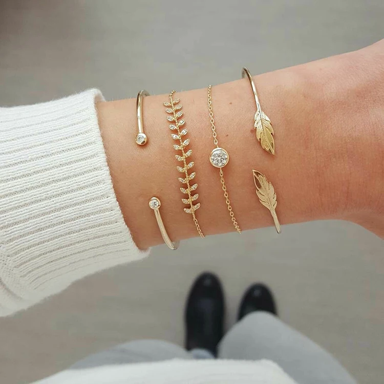 European and American 2020 new fashion fish bone golden leaf geometric diamond crystal rhinestone jewelry bracelets sets women, As picture
European and American 2020 new fashion fish bone golden leaf geometric diamond crystal rhinestone jewelry bracelets sets women, As picture