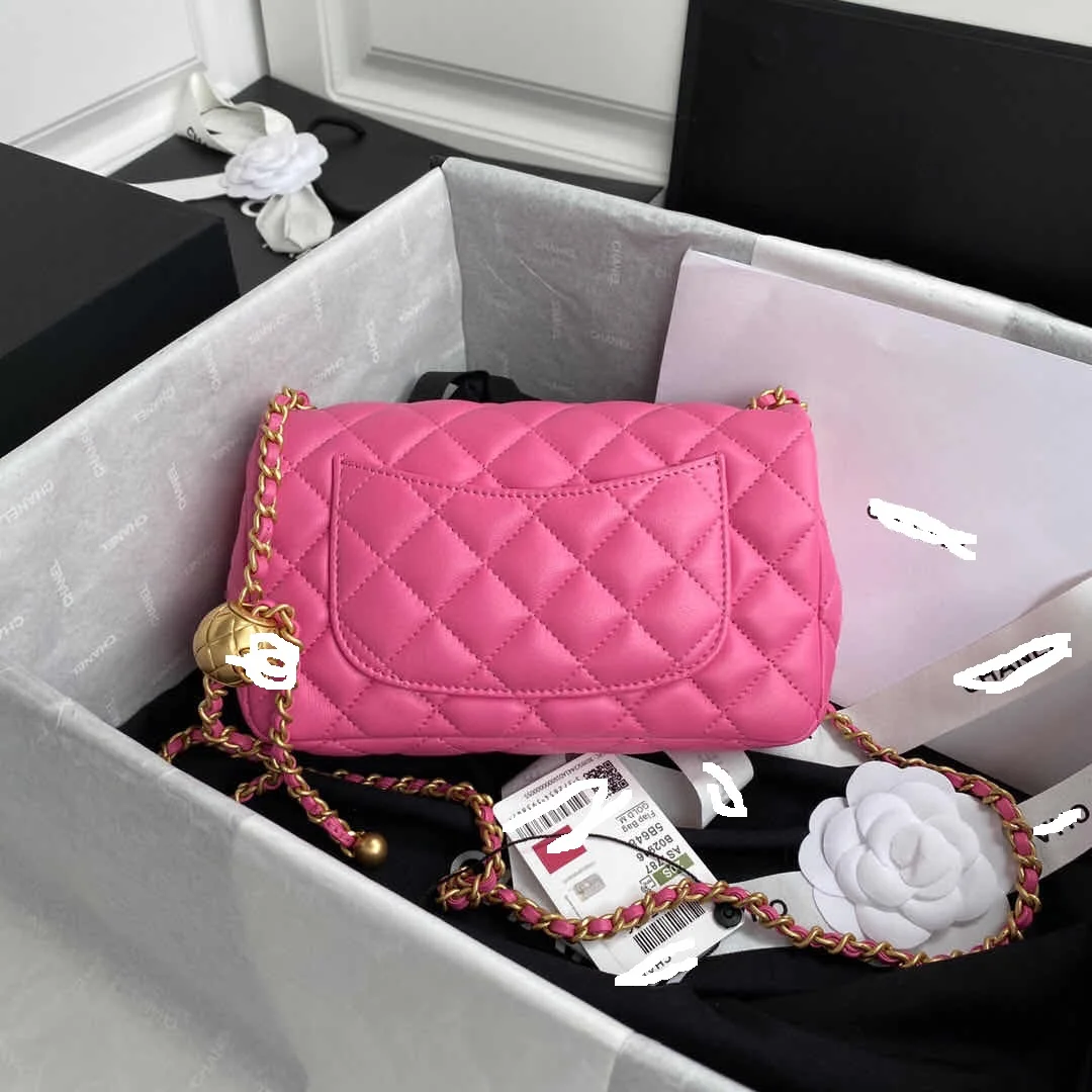 New high end custom brand luxury women's diamond handbag CF cross shoulder fashion casual sheepskin
New high end custom brand luxury women's diamond handbag CF cross shoulder fashion casual sheepskin