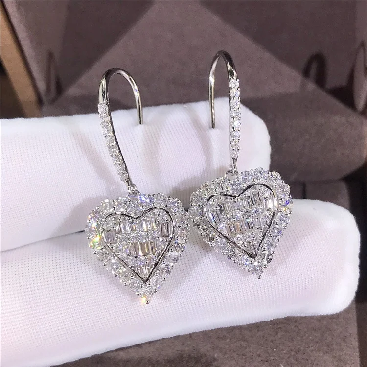 New Arrival Cute Heart Shape Stud Earrings with Bling Zircon Stone Color Fashion Jewelry Korean Earrings
New Arrival Cute Heart Shape Stud Earrings with Bling Zircon Stone Color Fashion Jewelry Korean Earrings