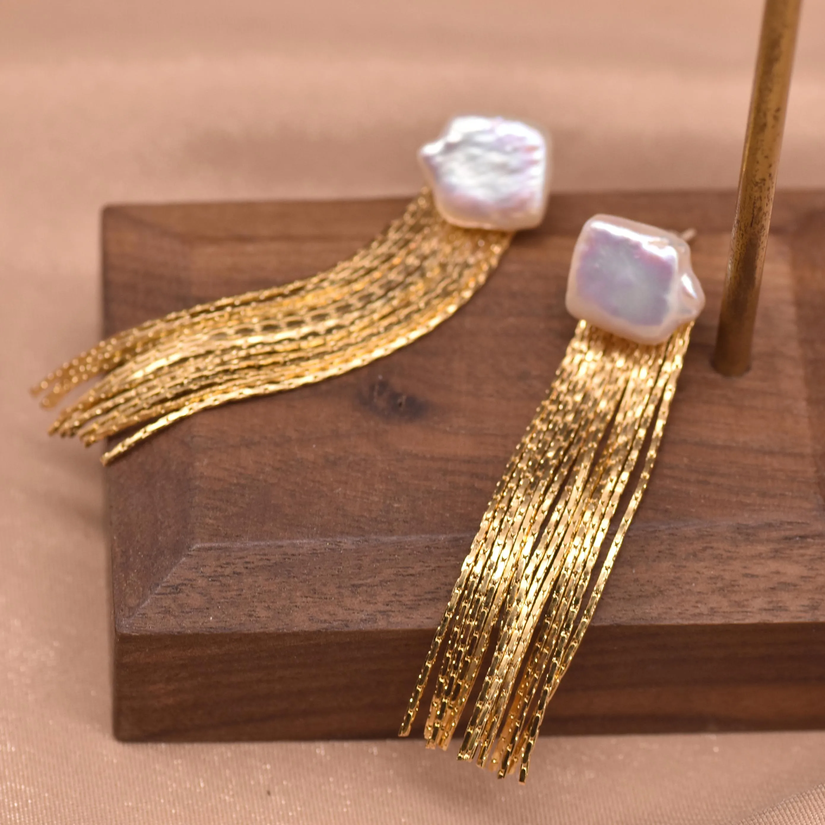Natural Baroque Pearl Drop Earrings Women Gifts Luxury Tassel Earrings Wedding Birthday Jewelry Earrings
Natural Baroque Pearl Drop Earrings Women Gifts Luxury Tassel Earrings Wedding Birthday Jewelry Earrings