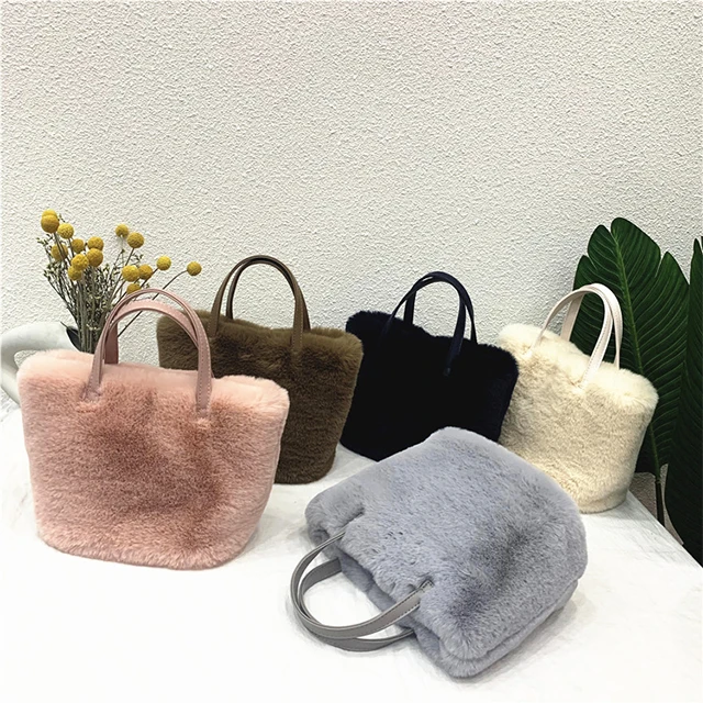 2021 Plush Bags Women Hand Bags Ladies Luxury Cute Designer Cosmetic Winter Purses Faux Fur Handbags Shoulder Fluffy Tote Bags, 5 colors
2021 Plush Bags Women Hand Bags Ladies Luxury Cute Designer Cosmetic Winter Purses Faux Fur Handbags Shoulder Fluffy Tote Bags, 5 colors